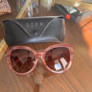 Women's Pink Diff Sunglasses